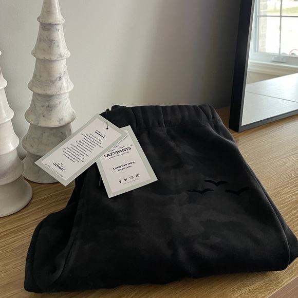 SOLD BNWT Lazy Pants Camo Sweats size Medium - Picture 1 of 10